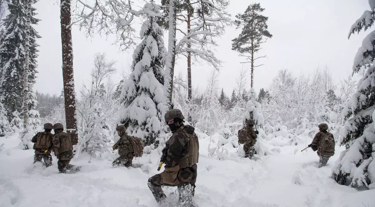 Democrațiile cultivă autocritica și e normal ca acțiunile NATO să fie mustrate. Asta e diferența față de lumea lui Putin, unde criticii cad de la fereastră