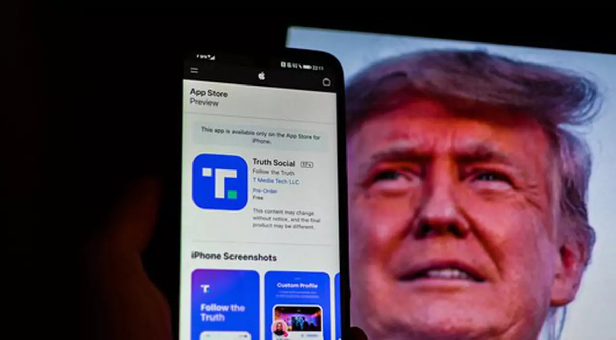 După ce a fost interzis pe Twitter și Facebook, Donald Trump a lansat Truth Social, propria lui rețea de socializare