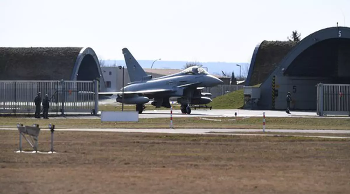 Germania își mărește sprijinul pentru poliția aeriană NATO în România cu alte 6 avioane Eurofighter