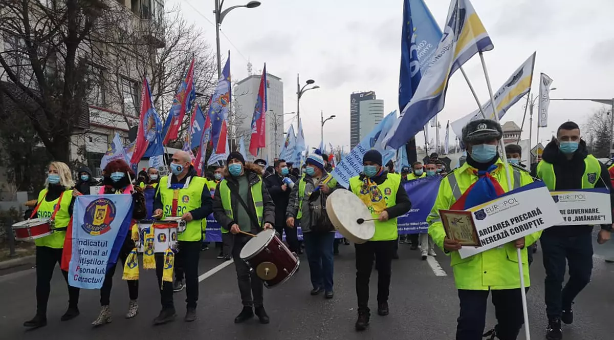 Peste 2.000 de polițiști au protestat în București. Precizările făcute de Jandarmerie