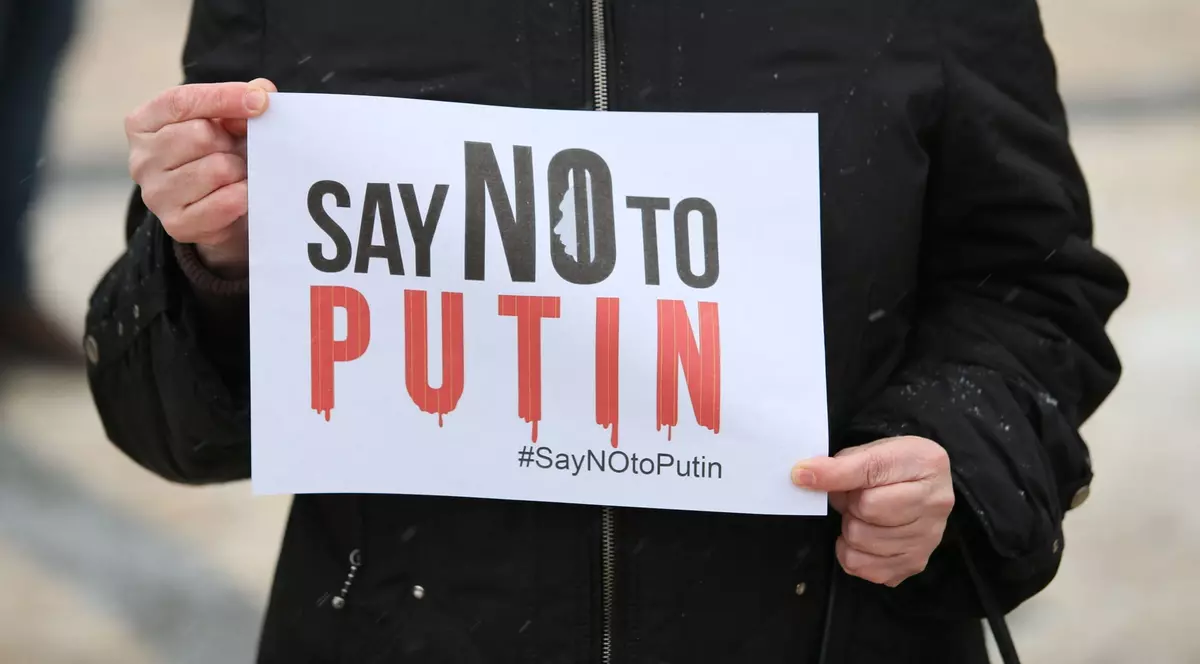 Războiul lui Putin contra Ucrainei îngroapă în România populismul despre slăbiciunea Occidentului „decadent” și „neo-marxist”