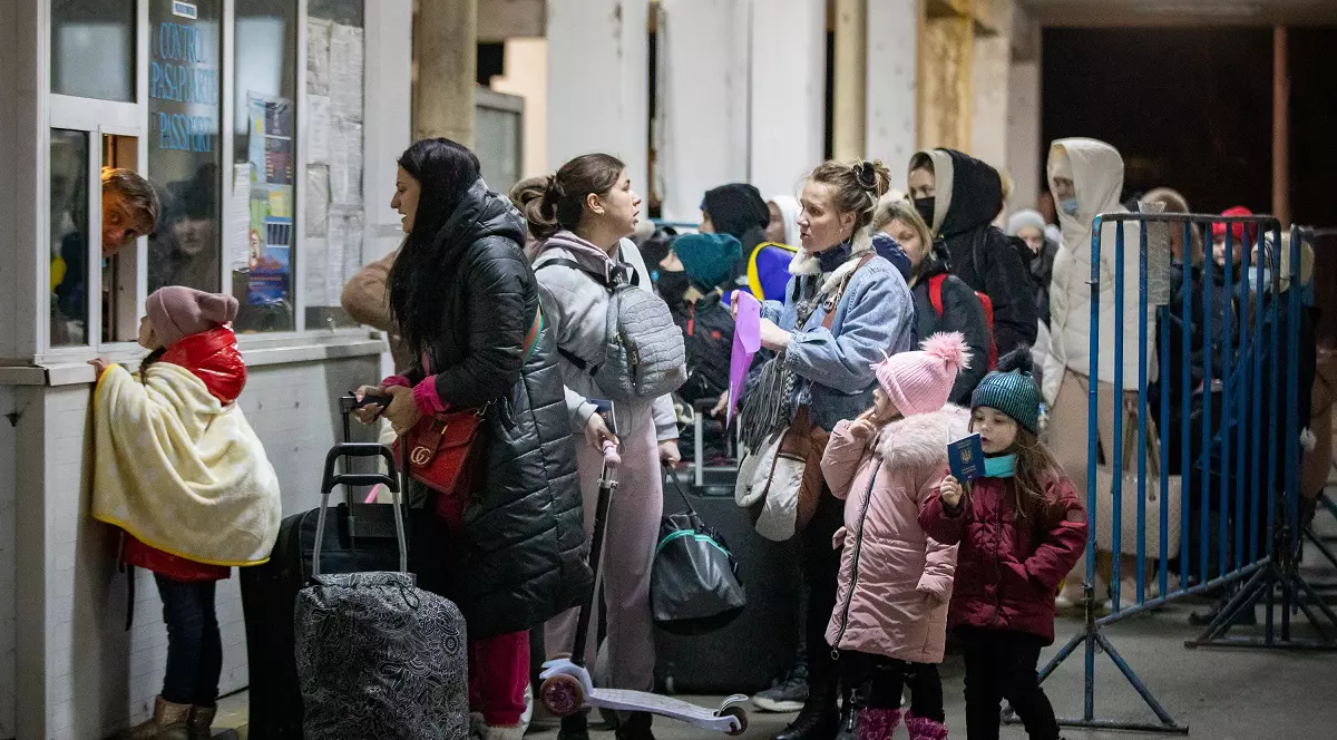 Ministerul Transporturilor propune ca refugiaţii din Ucraina să aibă gratuitate la transportul feroviar şi rutier doar 5 zile de la intrarea în România