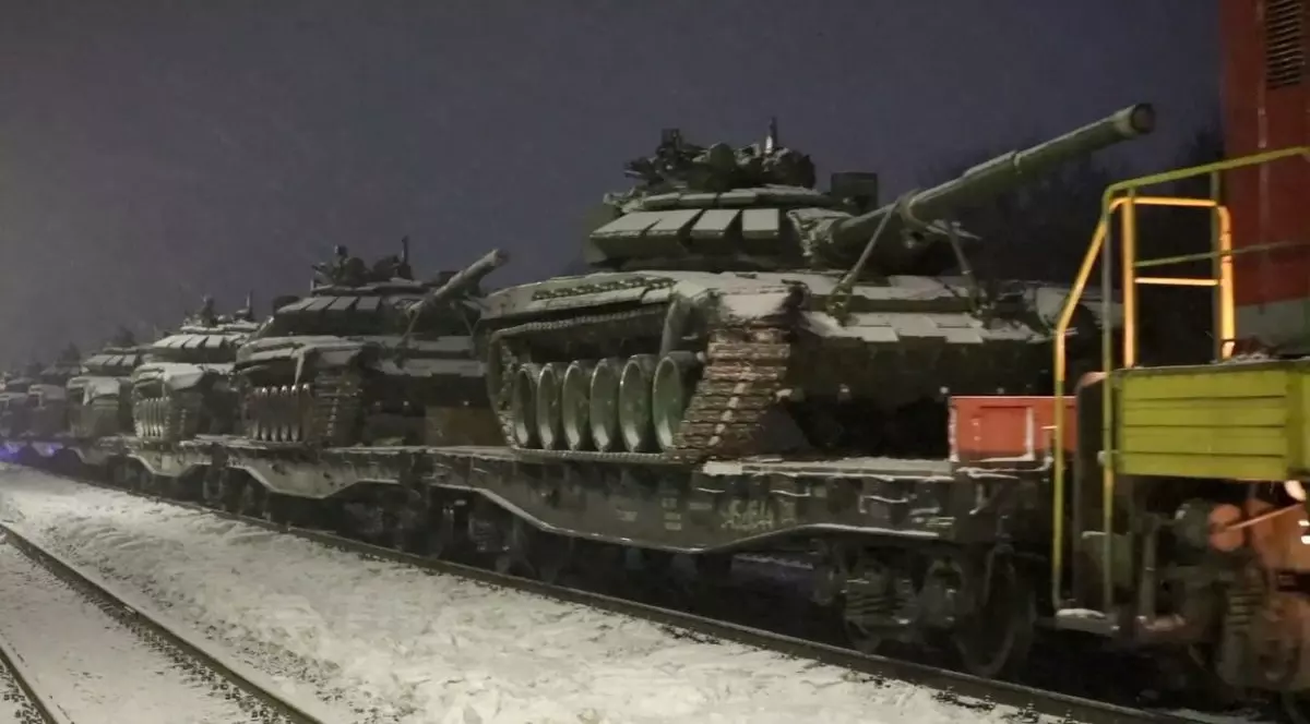 „Beau foarte mult și vând motorină”. Localnicii din Belarus, nemulțumiți de soldații ruși sosiți pentru manevrele militare