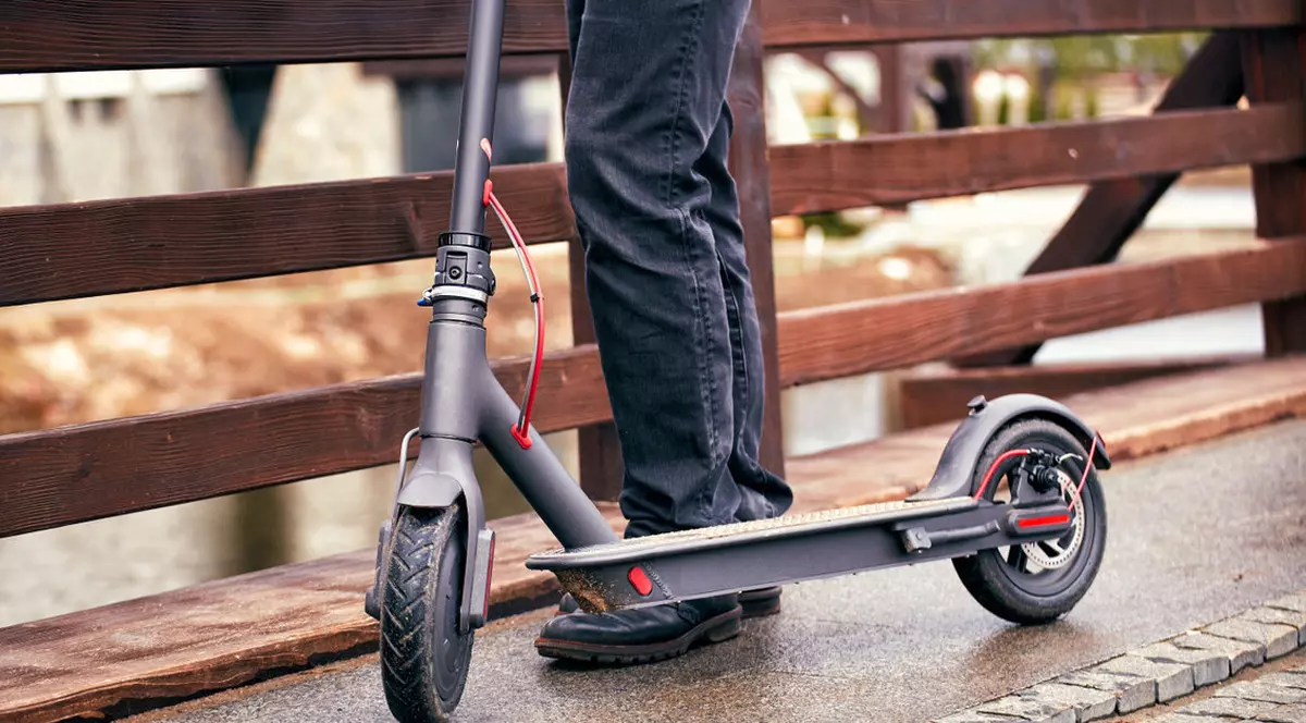 Proprietarii de trotinete vor trebui să aibă RCA începând din 2023