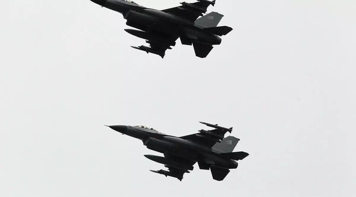 Avioane americane F-16 repoziționate din Germania în România, „pentru a întări securitatea regională”