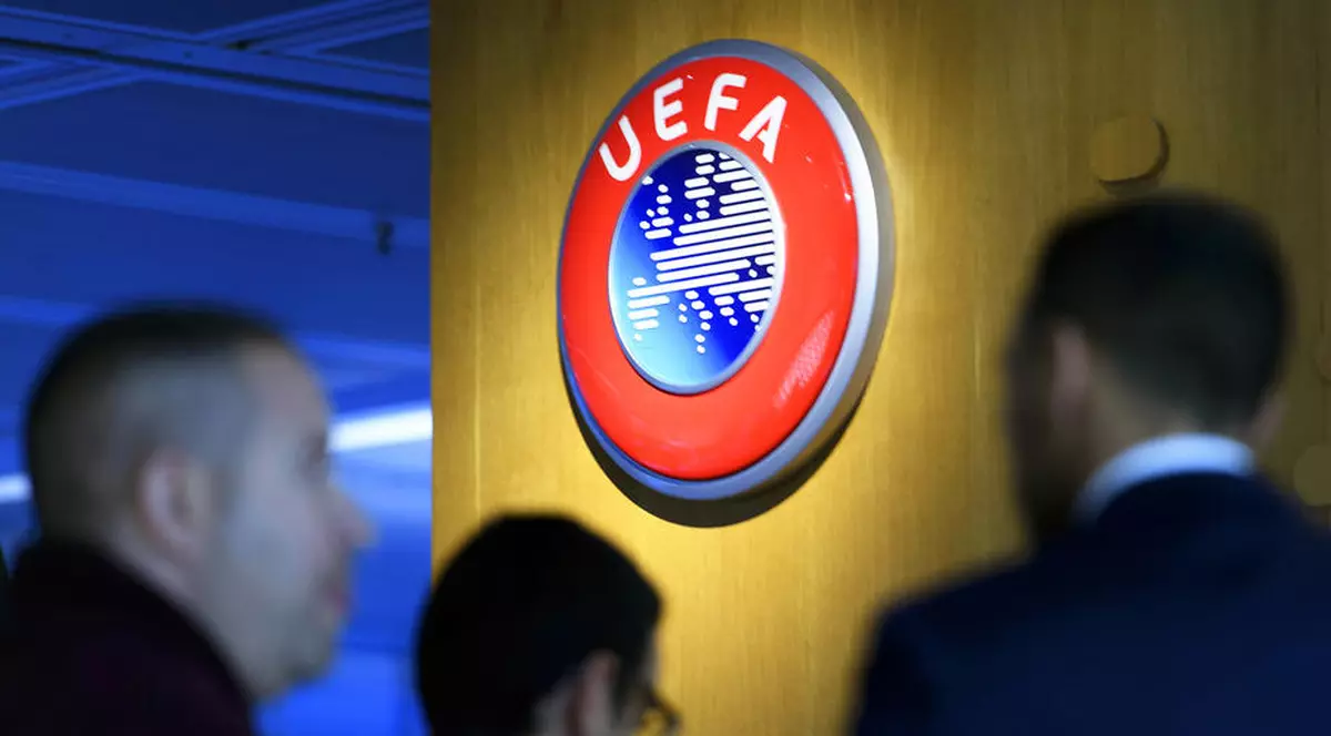 Decizia UEFA în cazul meciului Fenerbahce-Dinamo Kiev, la care fanii turci au scandat numele lui Vladimir Putin