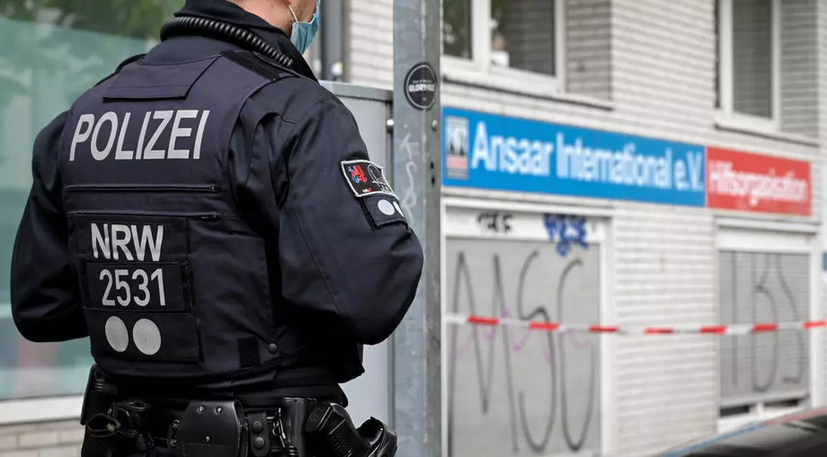 Bărbat aruncat pe geam, de la etajul al treilea, de părinții care l-au prins în dormitor cu fiica lor, în Germania