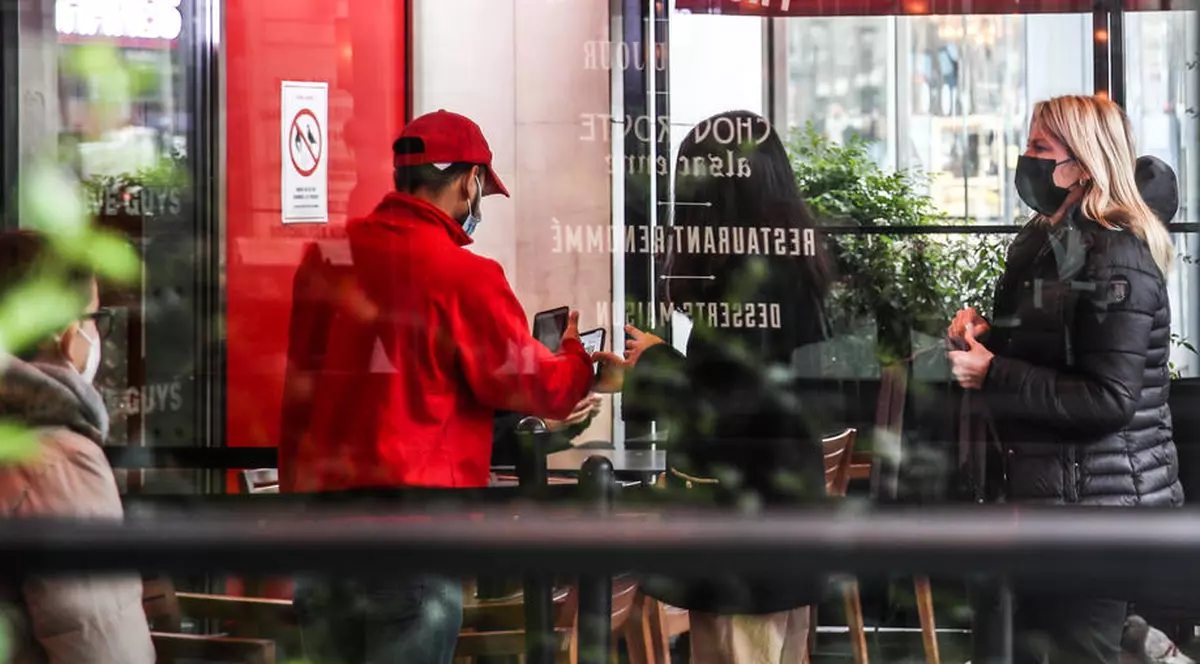 Franța va renunța la permisul vaccinal, dacă se îndeplinesc anumite condiții