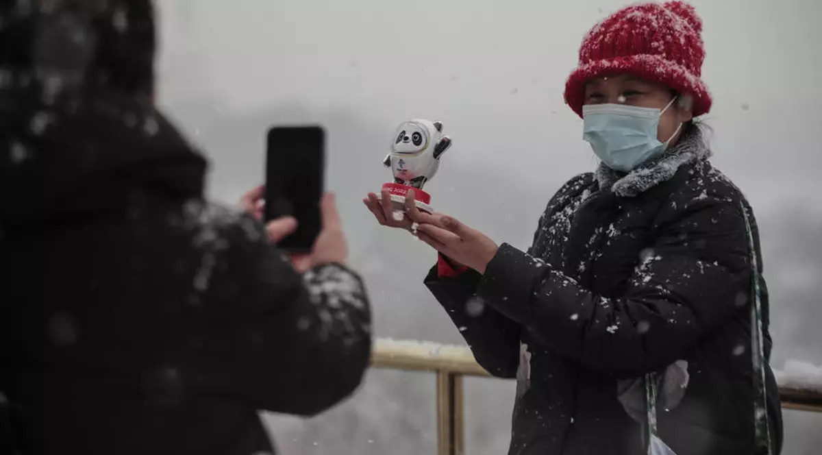 Un an de închisoare și amendă de 6.200 de euro pentru un vânzător de fake-uri ale mascotei Olimpiadei de iarnă