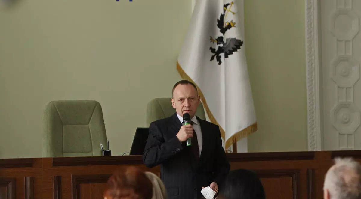 Primarul din Cernihiv oferă recompense civililor care apără orașul. Ce bani primesc cei care incendiază un tanc inamic