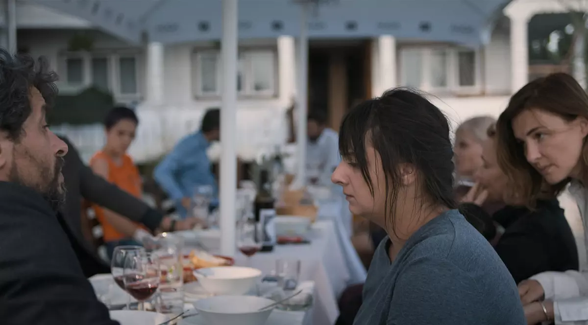 Un film românesc ce merită văzut în weekend. Viața unei tinere care vrea mai mult