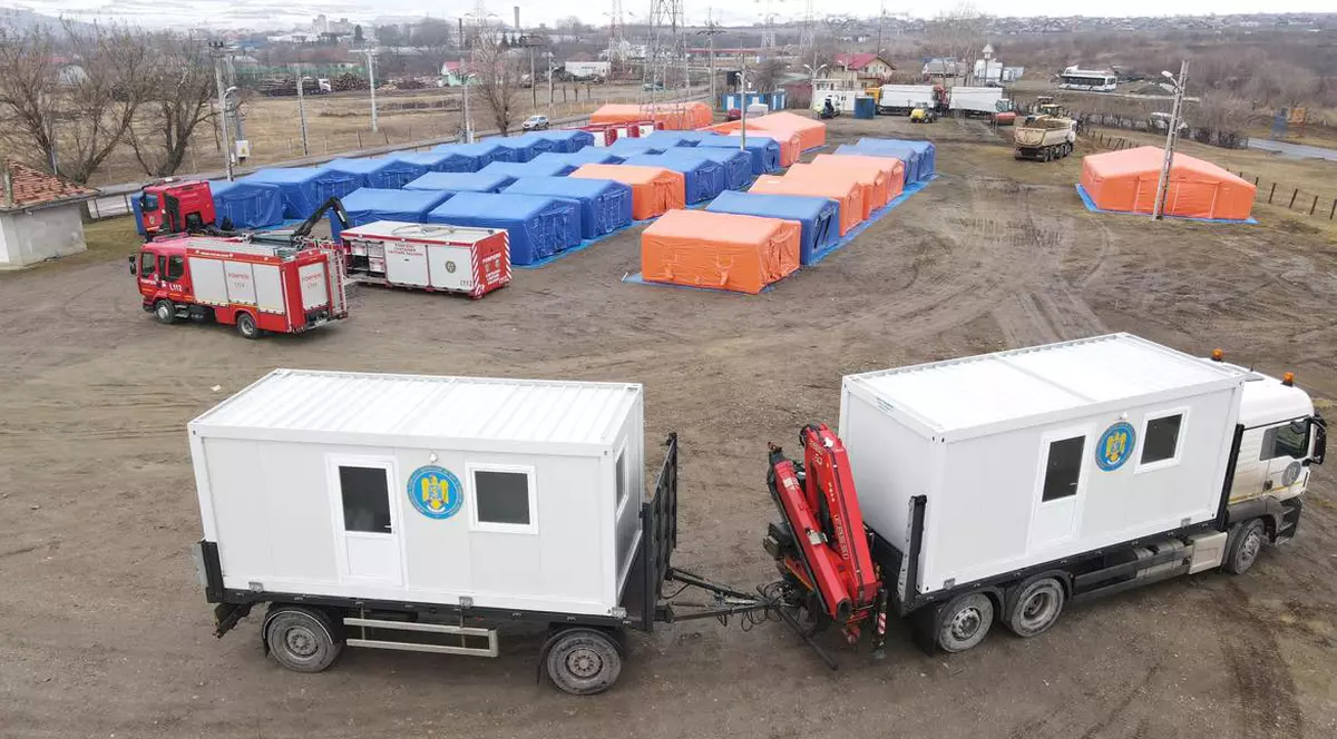 Tabără mobilă ridicată în apropiere de Vama Albița. Aflux de refugiați așteptat și la cel mai mare punct de trecere a frontierei cu Republica Moldova