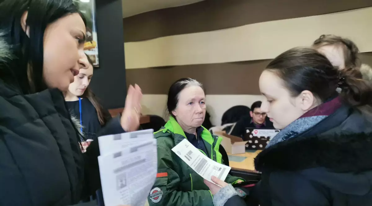 Primii refugiați ucraineni angajați în România: 44 de oameni vor lucra la o companie din Bistriţa