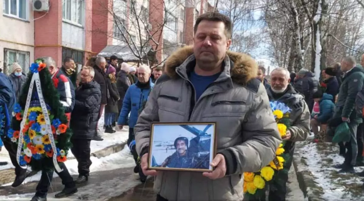 Pilotul de etnie română Ștefan Ciobanu și prietenul său Oksancenko, uciși de ruși în război, au fost înmormântați în „Orașul Păcii” din Ucraina