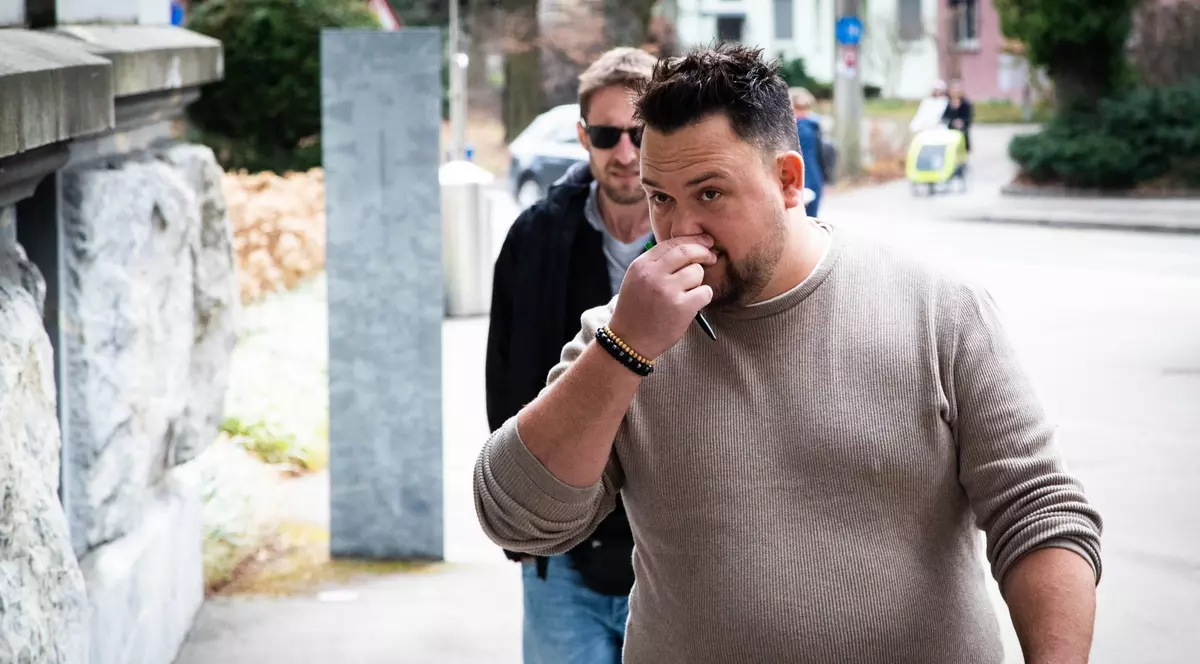 O româncă l-a băgat în faliment pe un celebru chef elvețian, căruia îi spunea că-l iubește și îi cerea bani