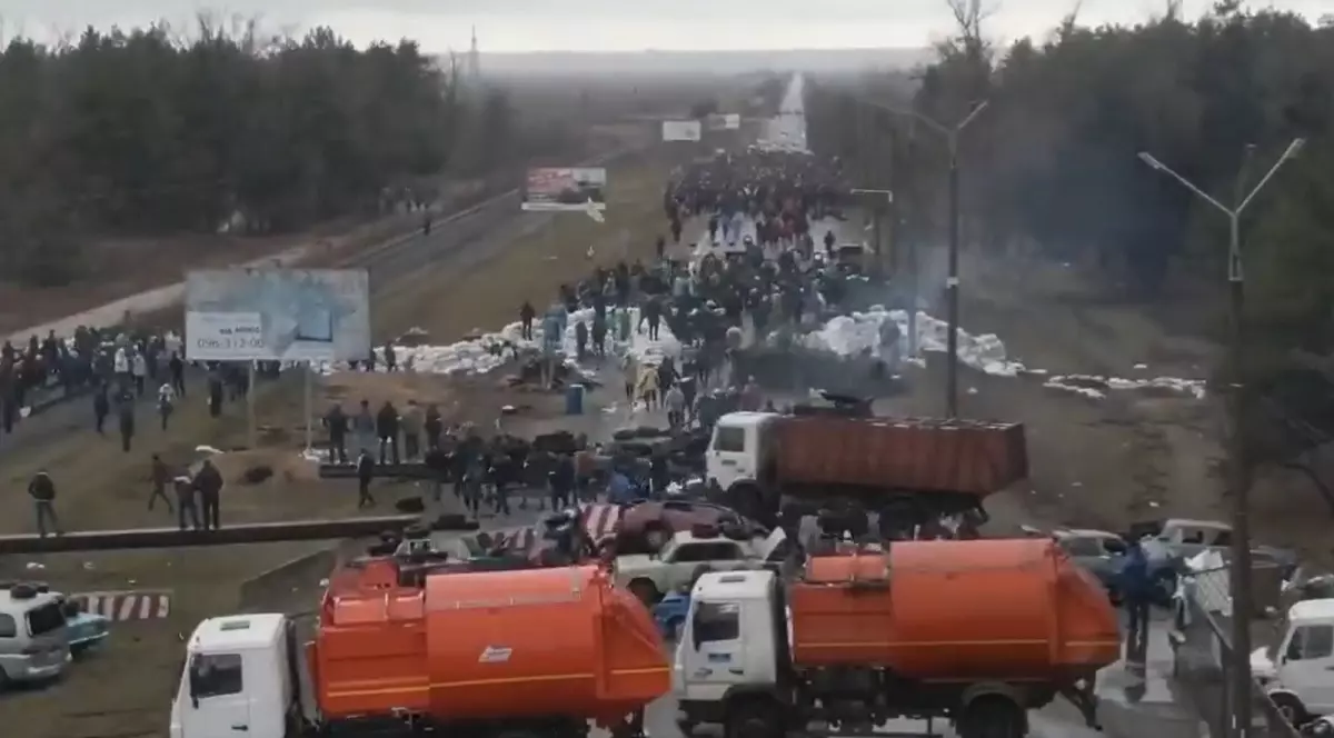 Soldații ruși au cerut să facă o poză în curtea centralei nucleare de la Zaporojie, ca să vadă șefii că au cucerit-o: „Apoi vom pleca!”