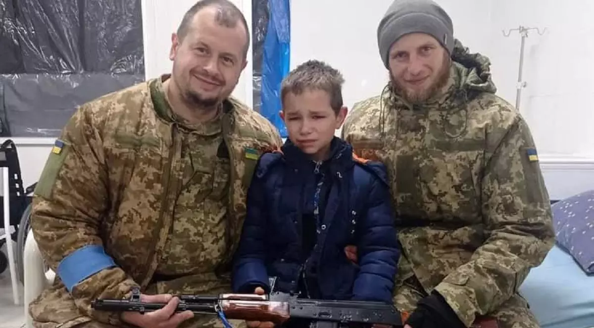 Un băiețel de 11 ani s-a dus singur, noaptea, la voluntarii din Borîspil și a cerut o armă ca să se lupte cu soldații ruși