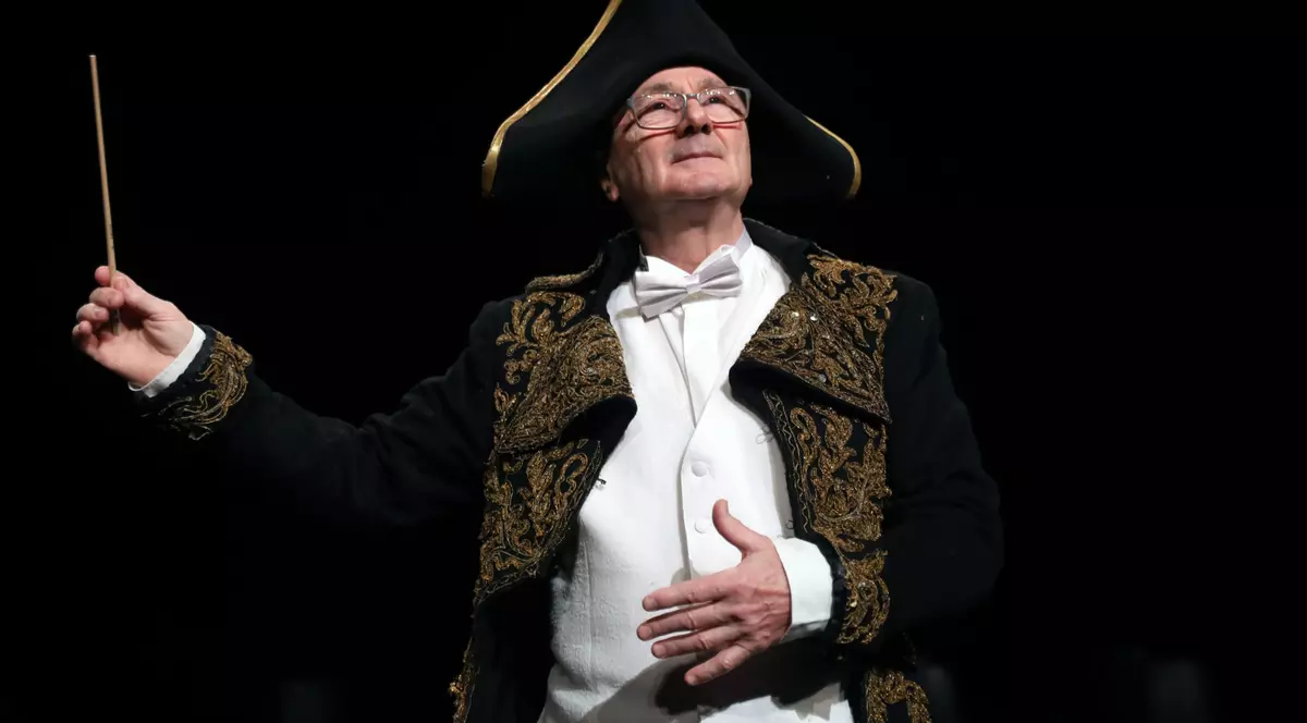 RADU GHEORGHE - tot tânăr şi tot Ucenicul vrăjitor, pe scena mare, la TNB