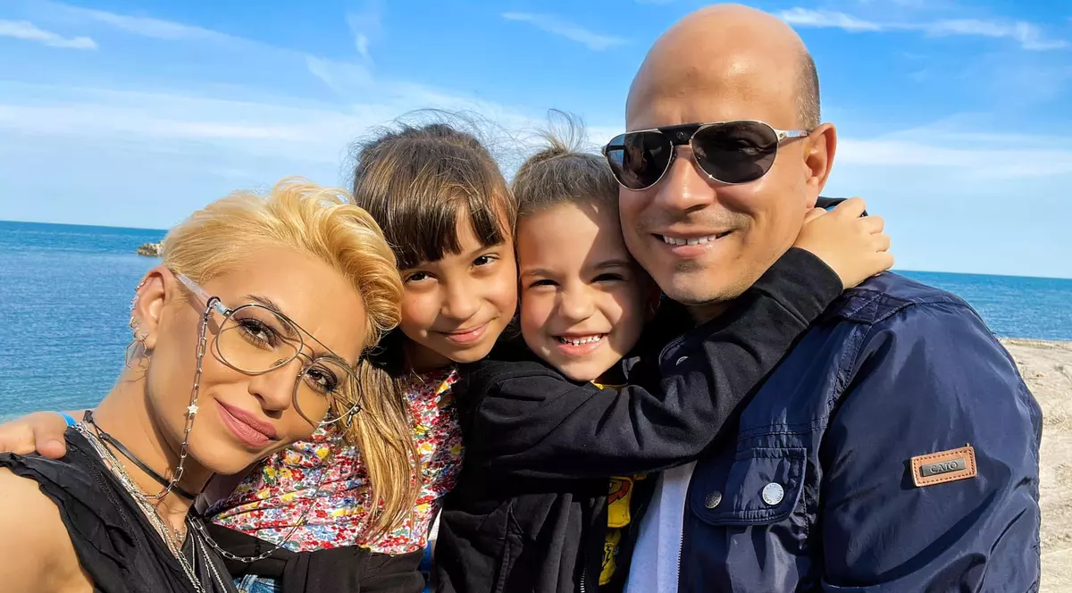 Giulia Anghelescu și familia