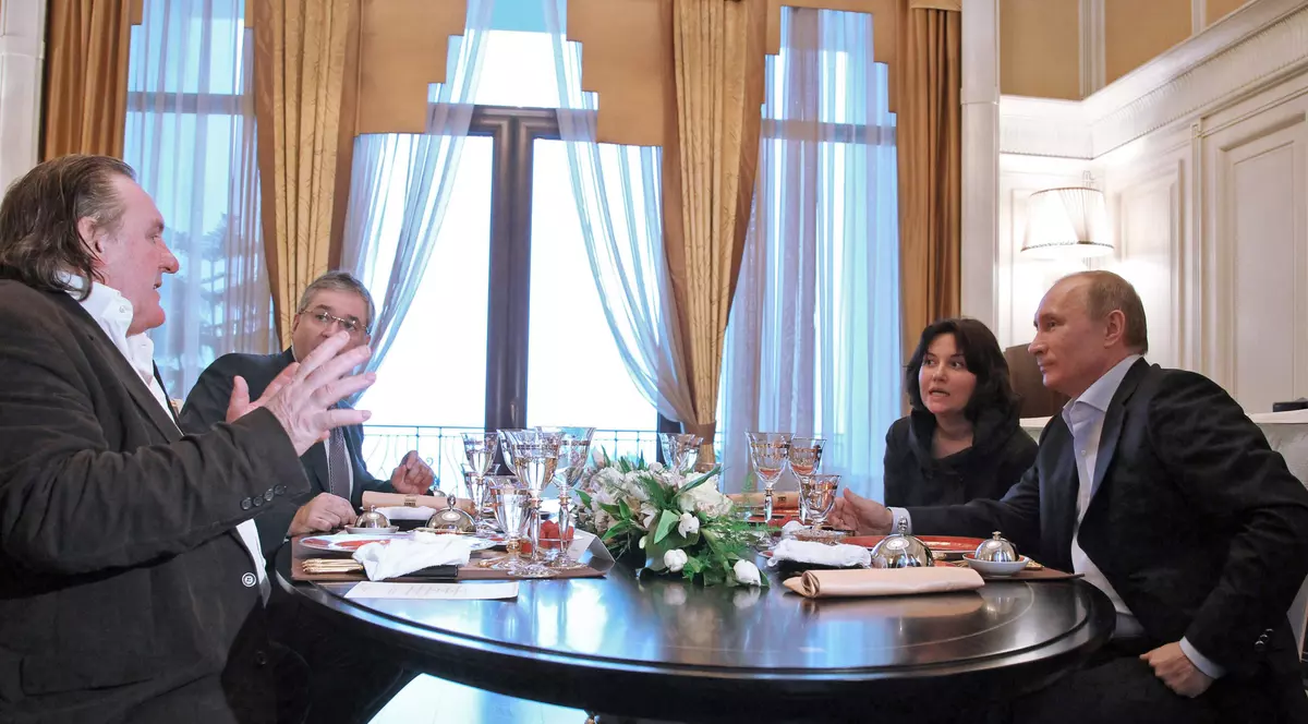 Gerard Depardieu, care l-a lăudat adesea pe Putin, denunță „excesele nebunești” ale acestuia în Ucraina