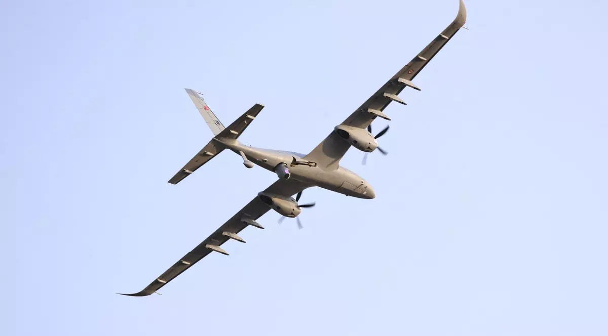 Cum sună cântecul compus de ucraineni, dedicat dronelor turcești Bayraktar, cu care distrug vehiculele de luptă rusești.„Bandiții ruși sunt transformați în fantome de ... Bayraktar”