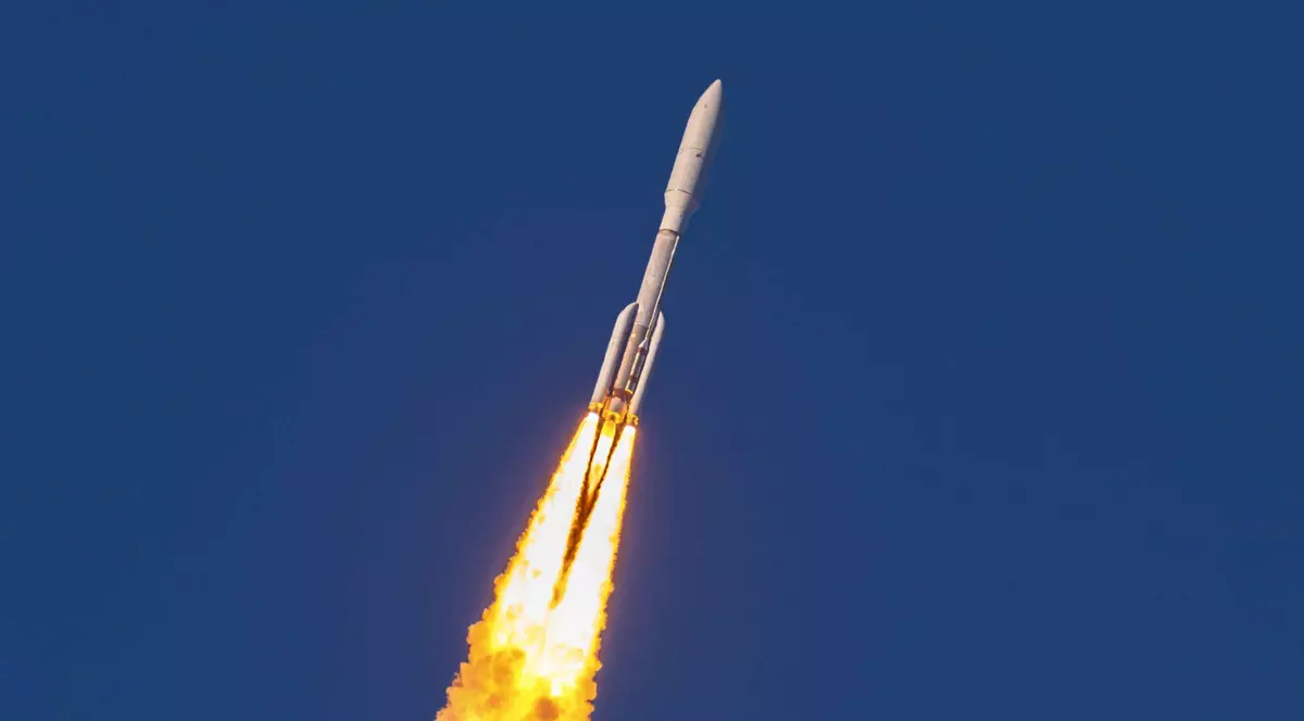Coreea de Sud anunţă că a testat cu succes prima rachetă spaţială cu combustibil solid