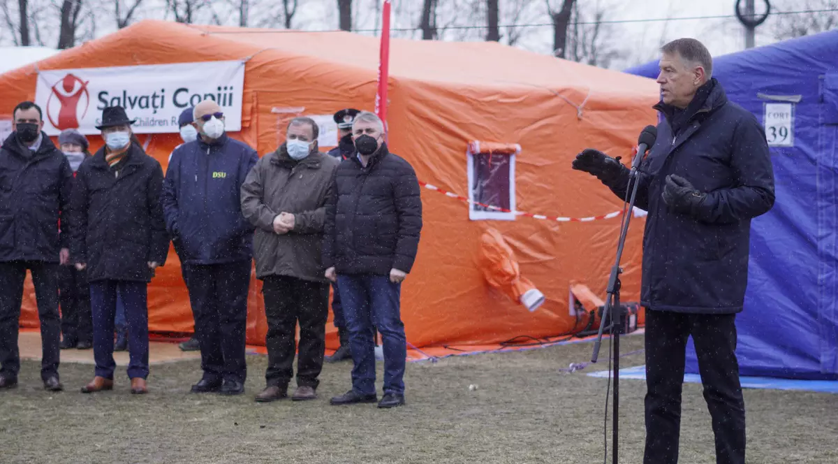 Iohannis, din tabăra de refugiați de la Vama Siret: Nu luăm în calcul un scenariu în care România să fie implicată în conflict