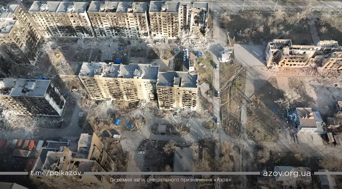 „Mi-au scos ochii, mi-au ars trupul, dar nu-mi pot lua sufletul”. Noi imagini din Mariupol, filmate cu o dronă, arată proporțiile distrugerilor