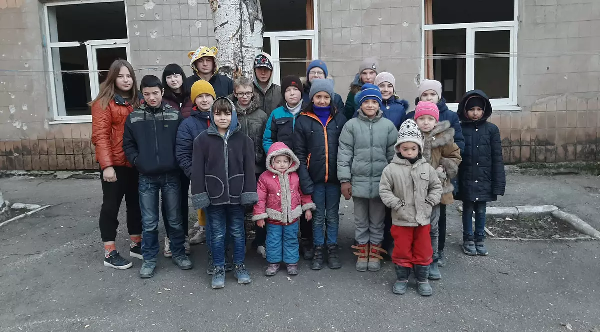 FOTO | „Mănâncă resturi, sunt speriați”. Refugiați ucraineni în România povestesc ce trăiesc zi de zi 19 copii de la sanatoriul TBC din Mariupol