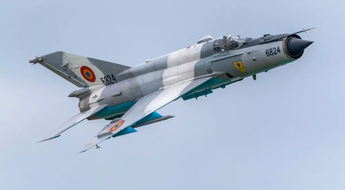România suspendă toate zborurile militare cu avioanele MiG-21 LanceR