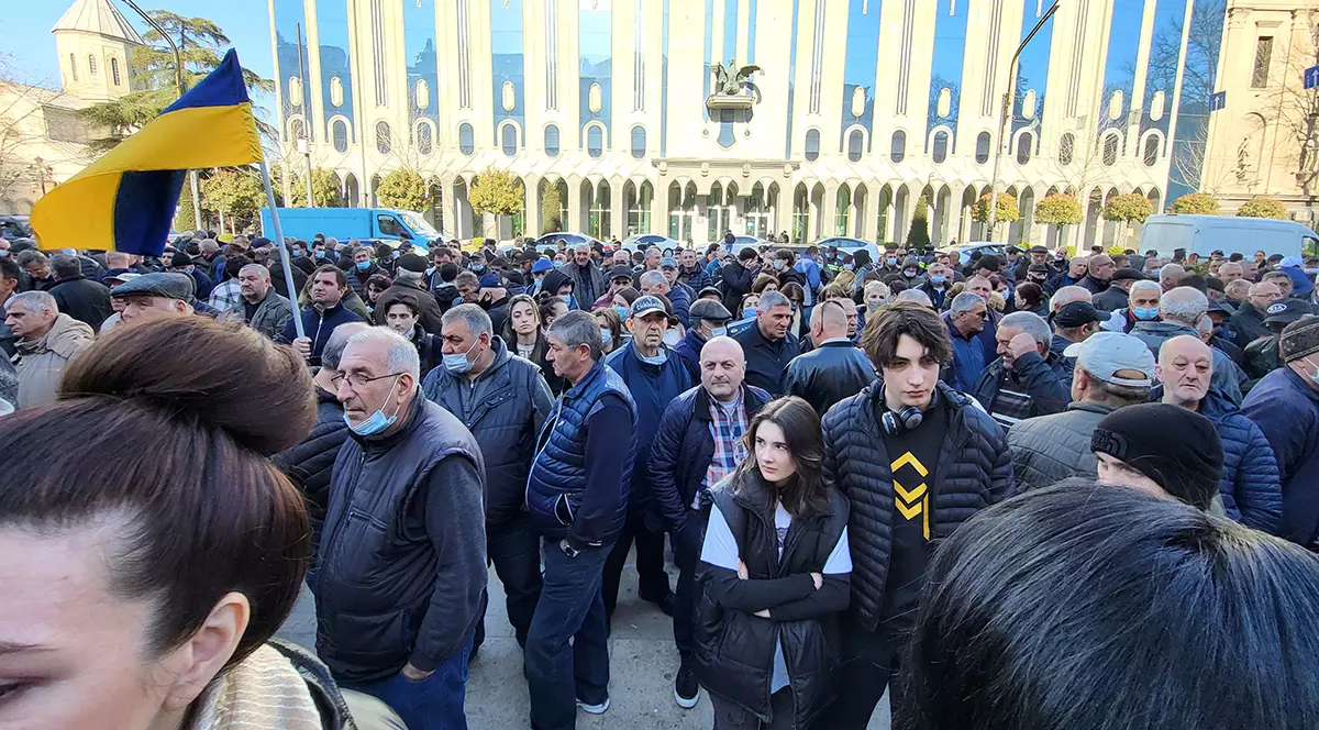 Corespondență din Georgia. Uneori, cei mai îndârjiți apărători ai libertății sunt cei care nu s-au bucurat de ea: demonstrație pro Ucraina și pro UE la Tbilisi