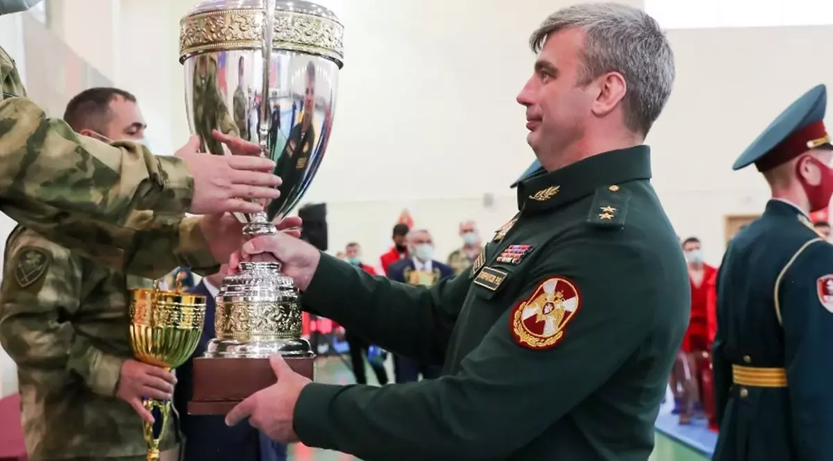 Un general rus, despre care s-a scris că a fost arestat de FSB, a ieșit la pensie la 45 de ani, susține cel mai important ziar de afaceri din Moscova