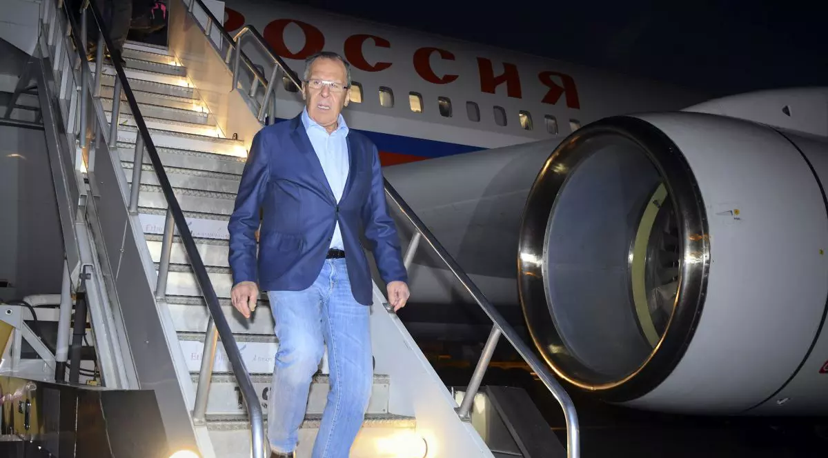 Bild: Avionul lui Lavrov s-a întors acasă de la jumătatea drumului spre Beijing. UPDATE: Rusia neagă și acuză Fake News