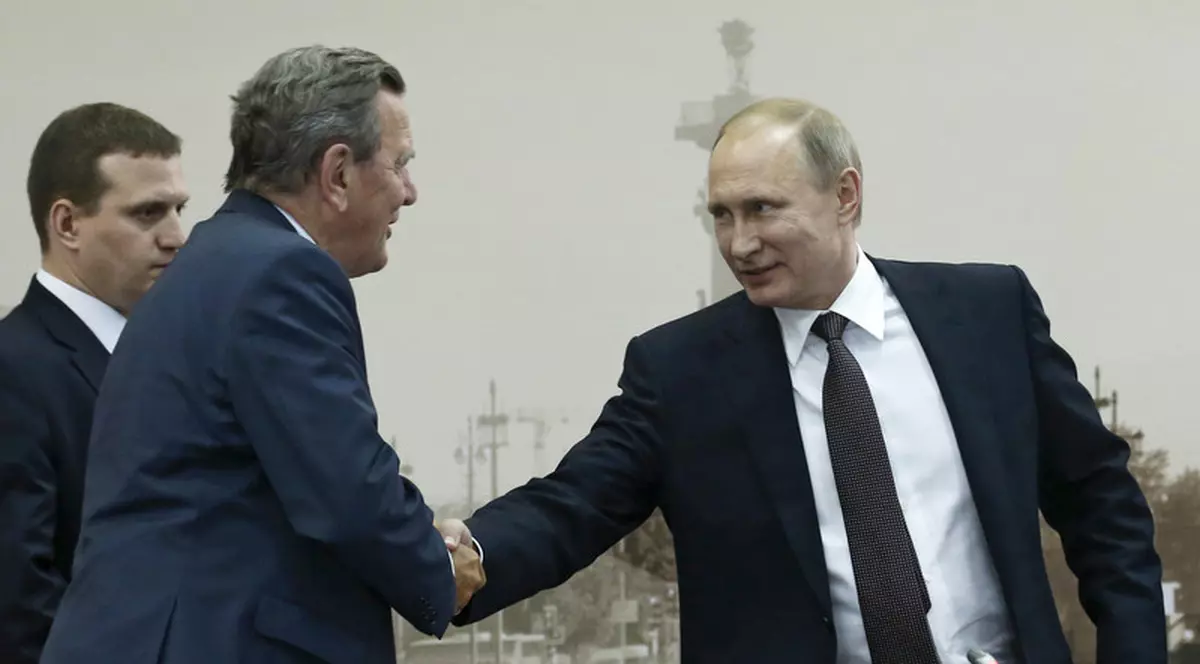 Fostul cancelar german, Gerhard Schröder, se va întâlni cu Putin pentru a discuta despre oprirea războiului din Ucraina