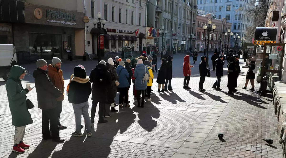 Cel mai important ziar de business de la Moscova, critici dure către Vladimir Putin: „Ceața din economia Rusiei nu doar că se îndesește. Se lasă întunericul repede”