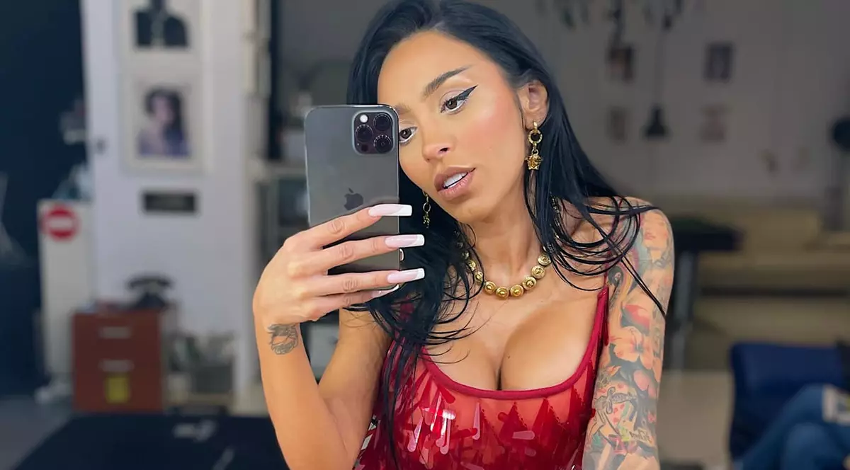 Ruby i-a îndeplinit visul bunicii ei. Artista, actriță în filmul „Băieți deștepți”, ce va debuta în această toamnă în cinematografe