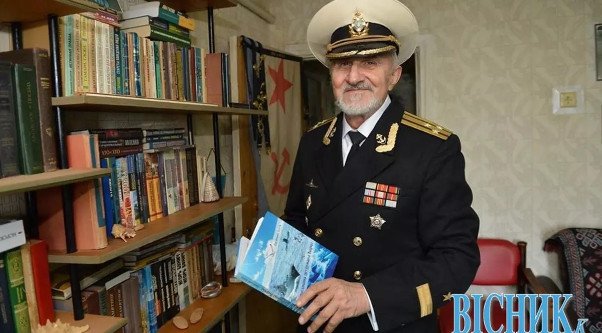 Scriitor ucrainean bătut și torturat de soldații ruși, care i-au găsit în casă poze din perioada în care servea în marină