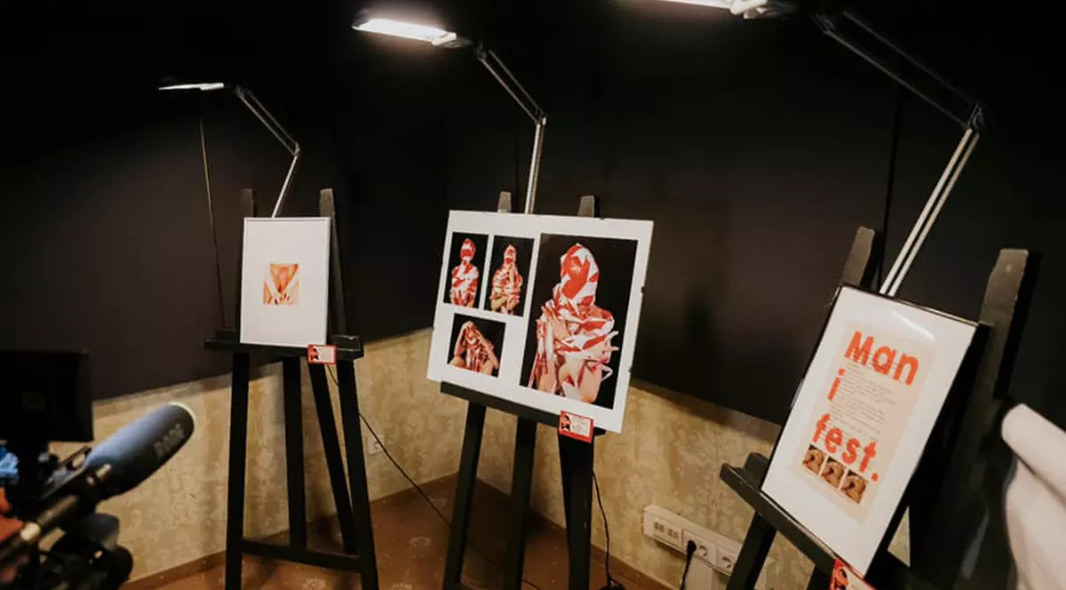 Expoziția Tête-à-Tête. Foto: Interact Cișmigiu