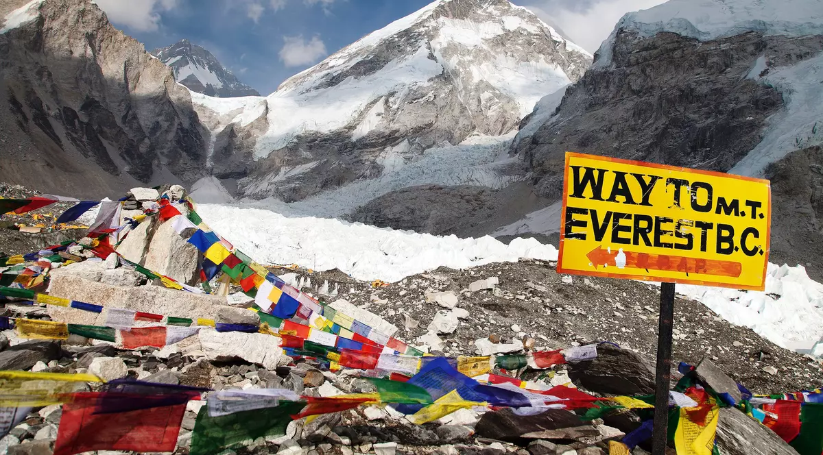 Cine a fost primul om care a cucerit Everestul