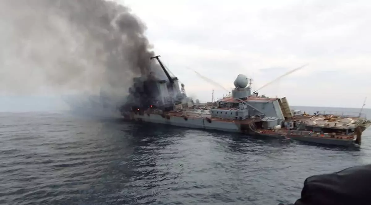 „Ce înseamnă dispărut fără urmă? Fiul meu a murit?”. Mamele recruților de pe crucișătorul scufundat Moskva își caută copiii