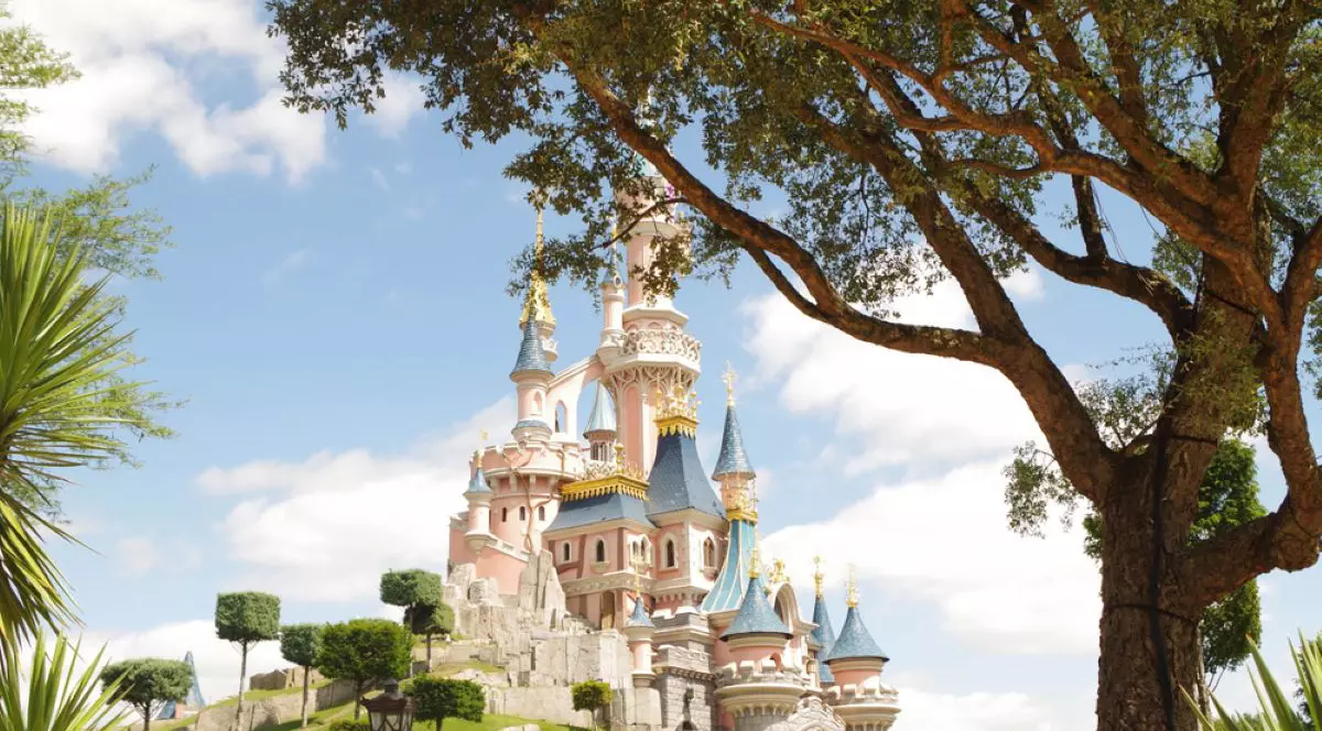 Unde poți vizita Disneyland