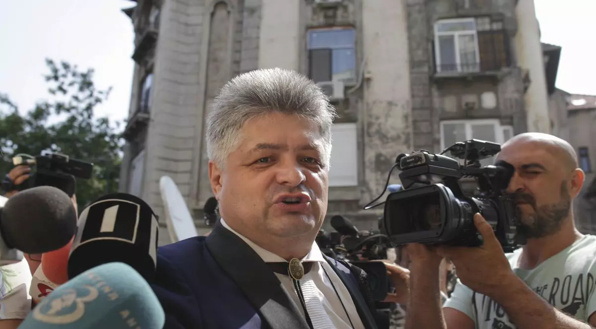 Florin Secureanu, condamnat definitiv la 3 ani și 8 luni de închisoare cu executare. Și-a făcut casa și a operat-o pe mătușa soției pe banii spitalului