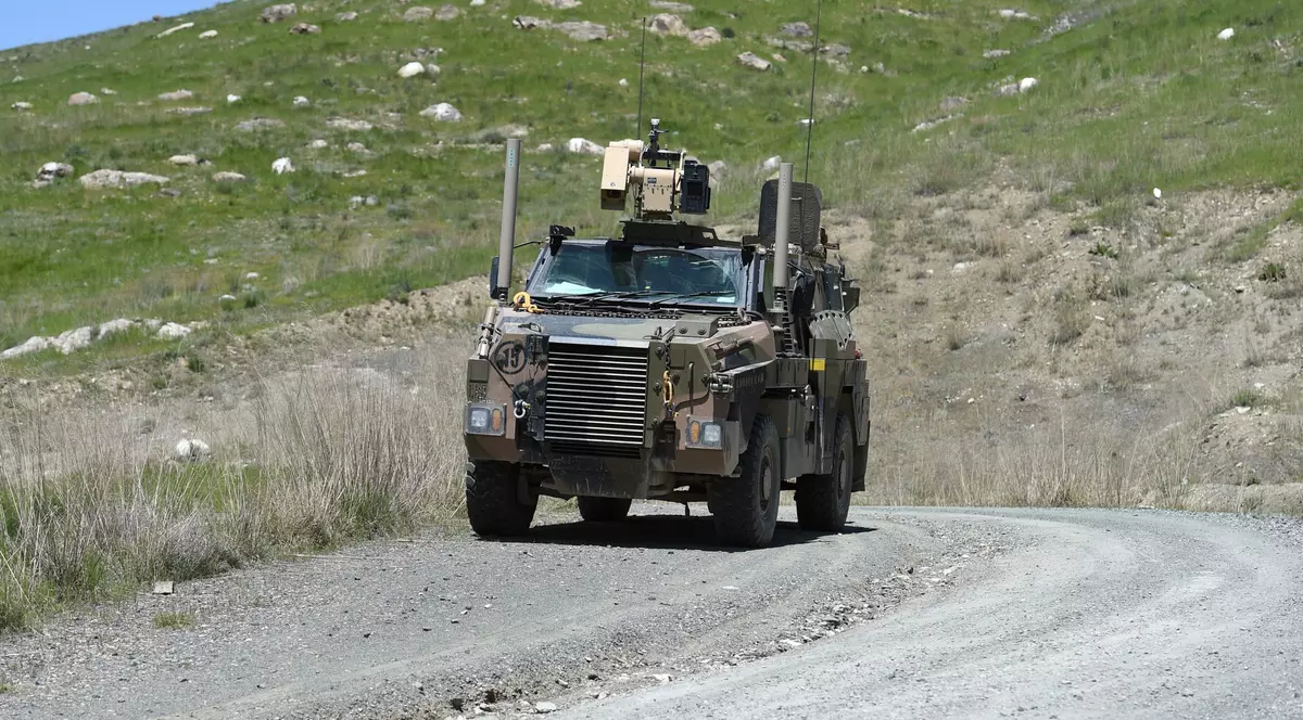 Australia trimite Ucrainei vehicule blindate după apelul făcut de Zelenski în fața parlamentului