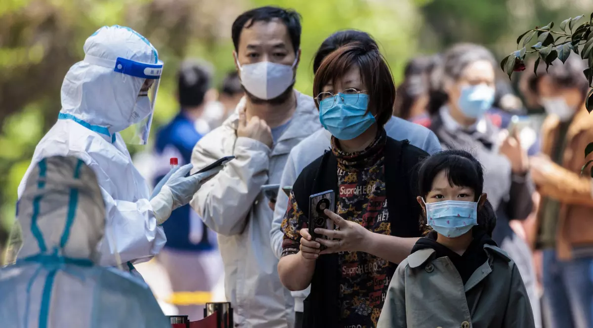 Shanghai vrea să oprească transmiterea comunitară COVID, până miercuri. Oamenii, tot mai frustrați din cauza măsurilor dure