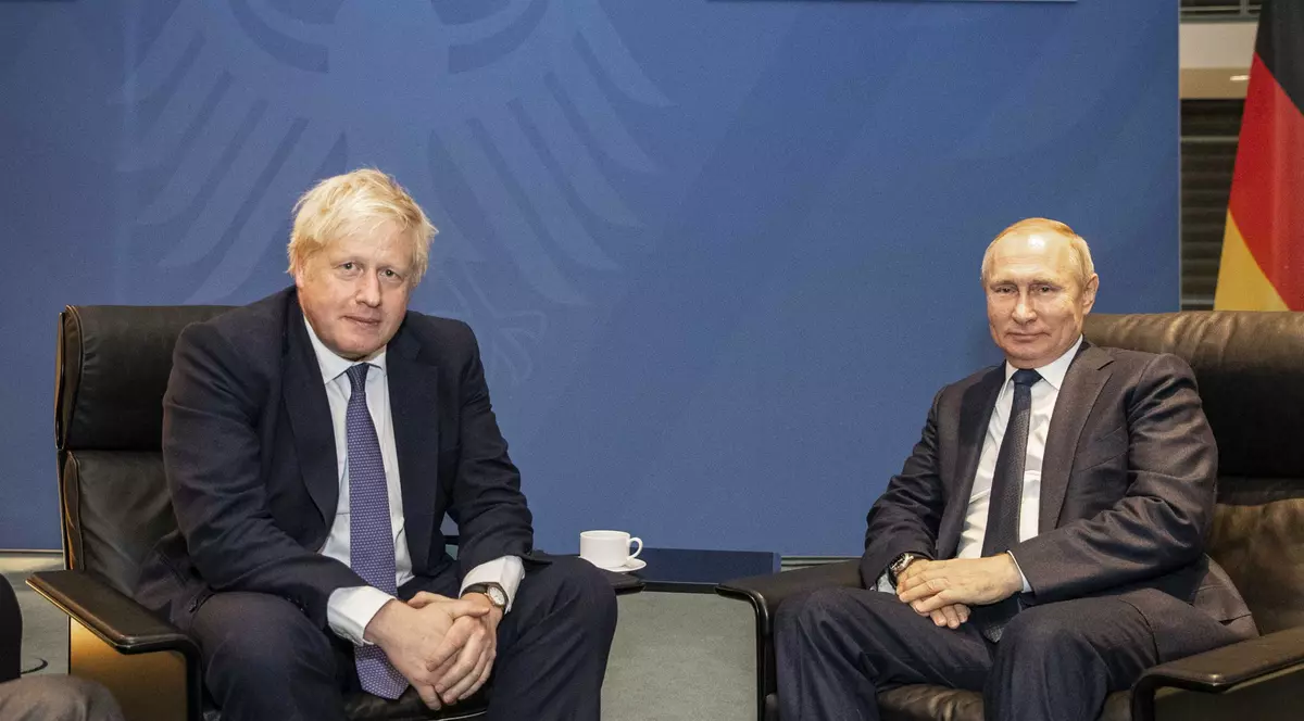 Boris Johnson compară negocierile de pace cu Vladimir Putin cu negocierile cu un crocodil