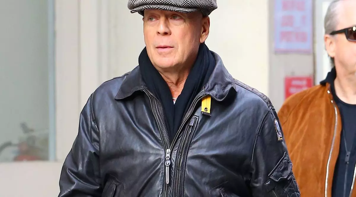 Organizatorii „Zmeura de Aur” i-au retras premiul pentru „cea mai proastă interpretare” lui Bruce Willis, după ce a anunțat că suferă de afazie