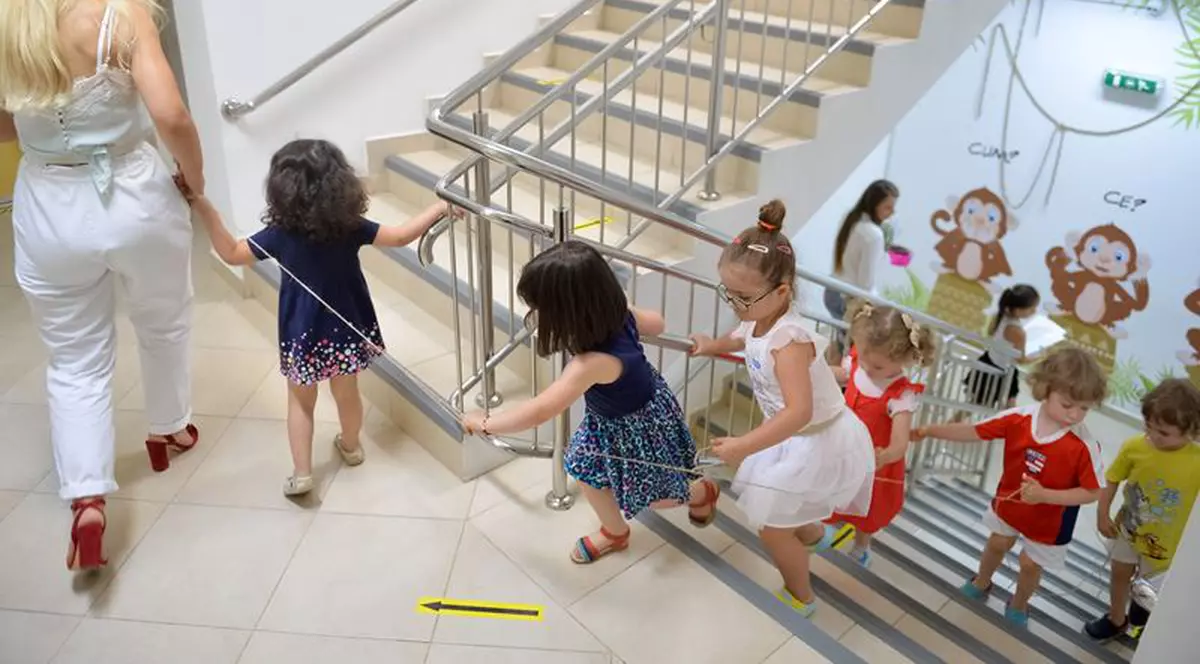 Părinții nu mai pot pune copiilor mai mult de trei prenume. Principalele modificări privind actele de stare civilă