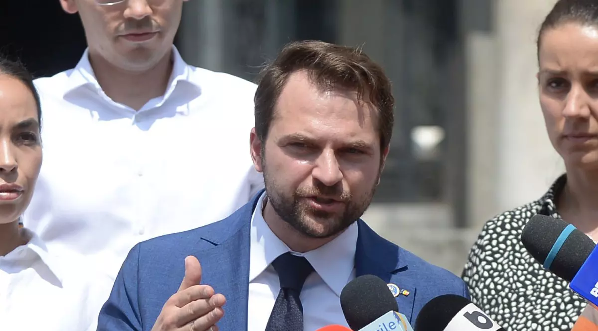 PNL îi reproşează lui Clotilde Armand că blochează „abuziv” iniţiativele. Sebastian Burduja propune schimbarea legii