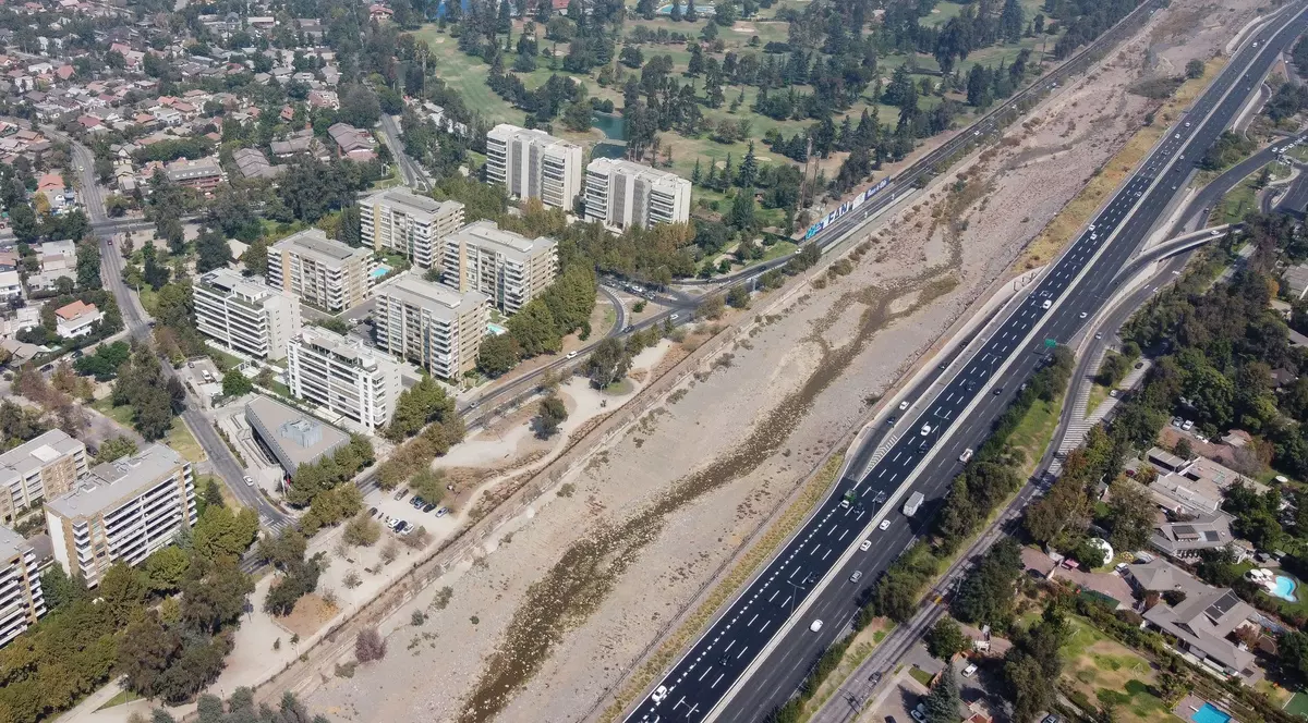 Chile anuntă măsuri fără precedent de raționalizare a apei, în capitala Santiago, după 13 ani de secetă