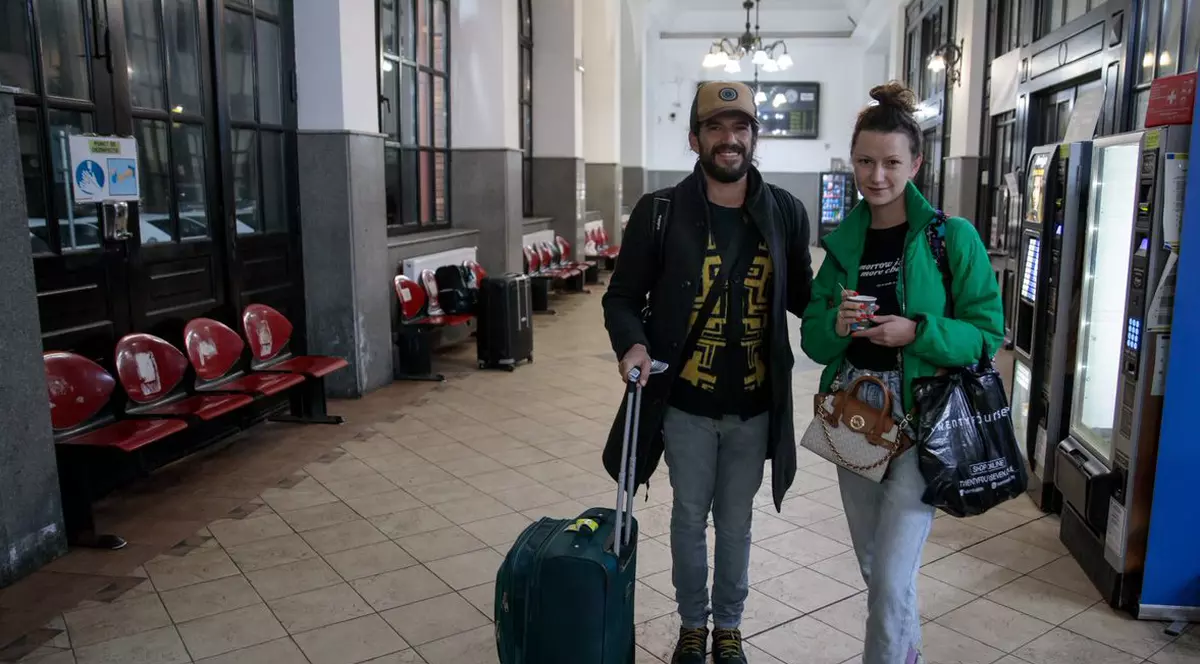 REPORTAJ din gara Suceava. În noaptea de Înviere, 10 refugiați s-au urcat în tren și s-au întors acasă: „Oamenii ne-au spus că suntem nebuni să mergem acum în Ucraina. Dar inima...”